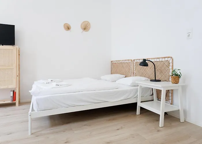 Apartment Wohnen Im 15 Ruhig Und Zentral Vienna