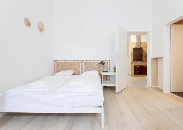 Wohnen Im 15 Ruhig Und Zentral Vienna