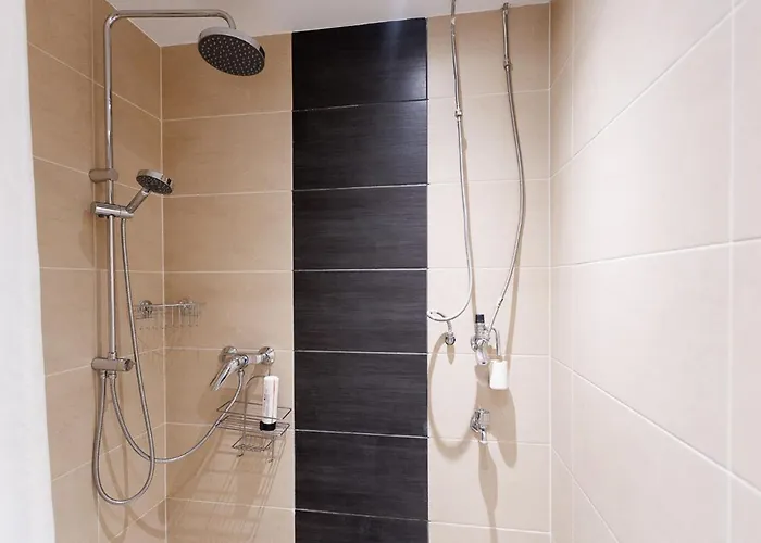Apartment Wohnen Im 15 Ruhig Und Zentral Vienna